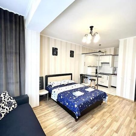 Beauty Studio In Center Apartment Chisinau Exterior foto