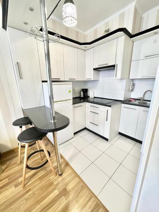 Beauty Studio In Center Apartment Chisinau Exterior foto